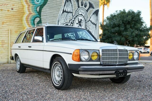 UNRESTORED 1985 Mercedes Benz 300TD Turbo Diesel W123 Estate Wagon 1985 Mercedes-Benz 300-Series