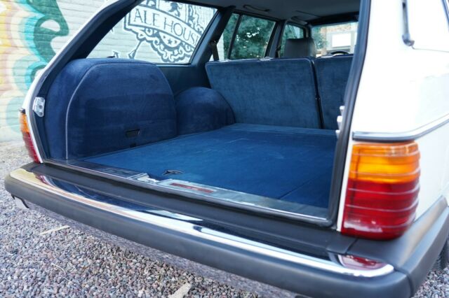 1985 Mercedes-Benz 300-Series - photo 7