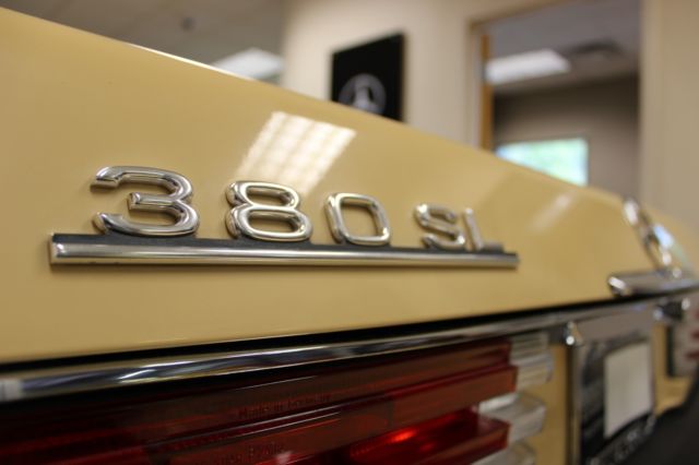 1983 Mercedes-Benz 300-Series 380SL - photo 4