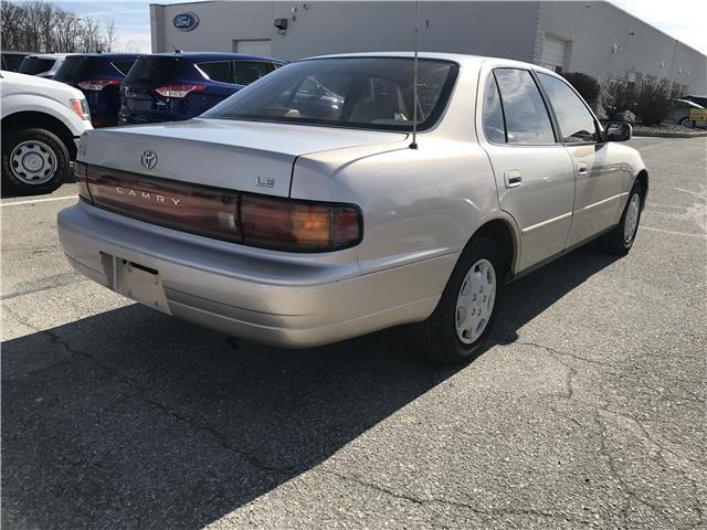 1994 Toyota Camry LE - photo 10