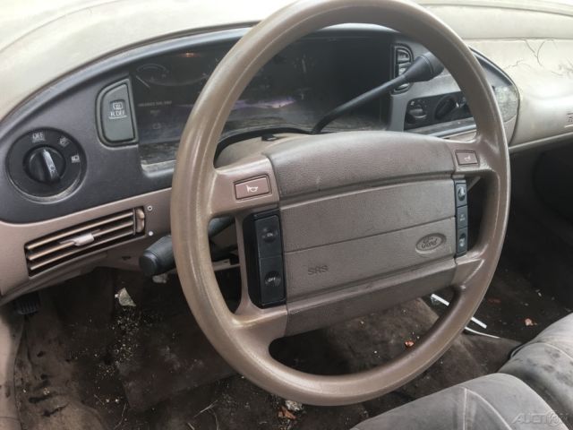1993 Ford Taurus GL - photo 11