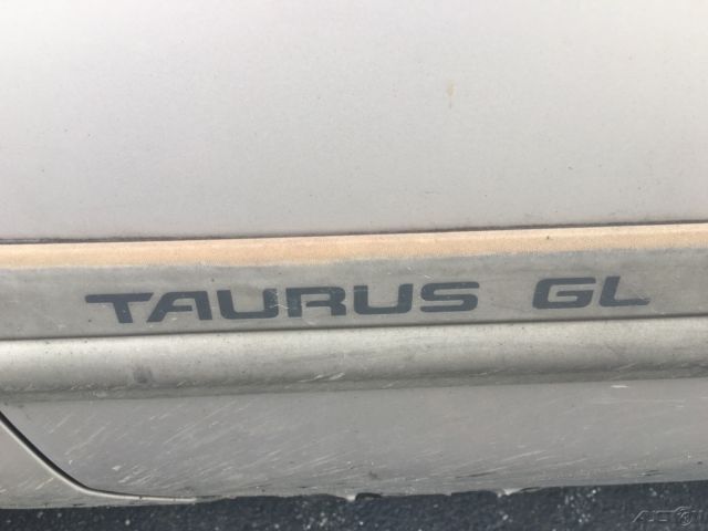 1993 Ford Taurus GL - photo 8