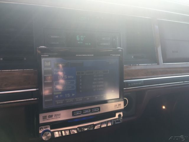 1994 Lincoln Town Car Executive - photo 12