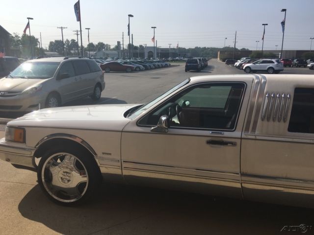 1994 Lincoln Town Car Executive - photo 8