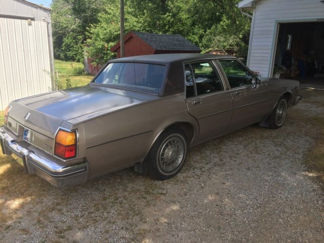1983 Oldsmobile Eighty-Eight - photo 2