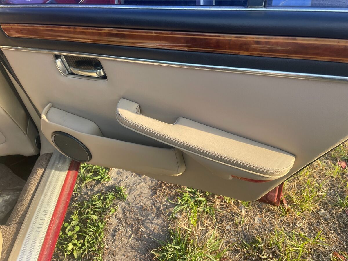 1985 Jaguar XJ6 - photo 12