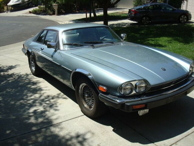 V-12 5.3L 1990 Jaguar XJS Coupe
