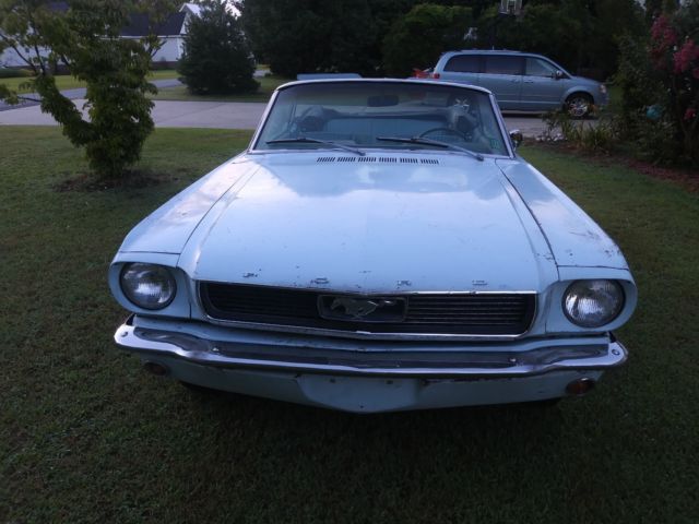 1966 Ford Mustang Convertible - photo 2