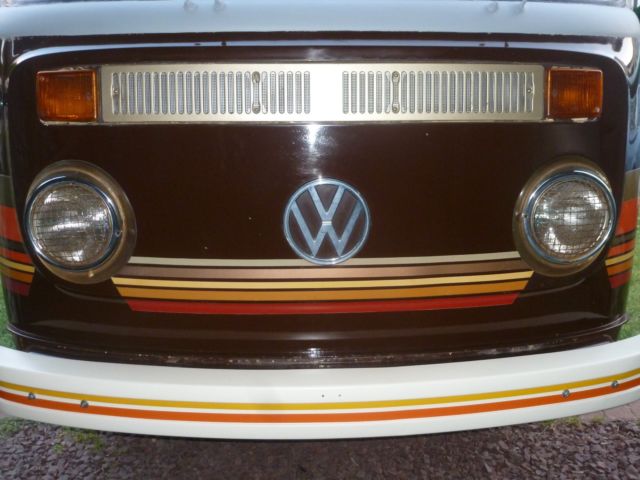 V W BUS- Garden Party--Visit Wine Country and Relax in Style- EAT+DRINK CAIO ! 1973 Volkswagen Bus/Vanagon hardwood trim interior