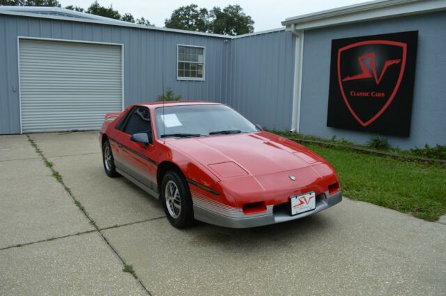 1985 Pontiac Fiero coupe - photo 2