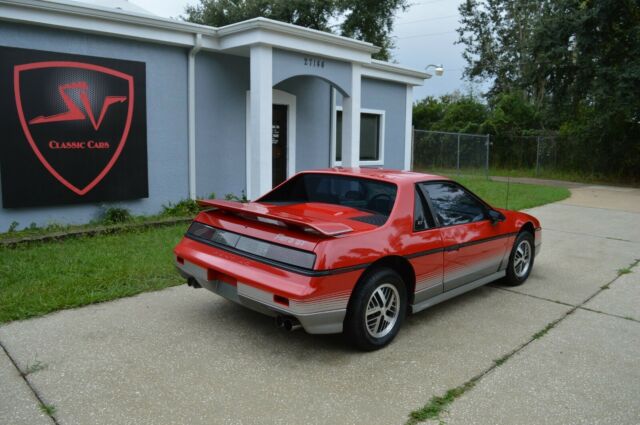 1985 Pontiac Fiero coupe - photo 4