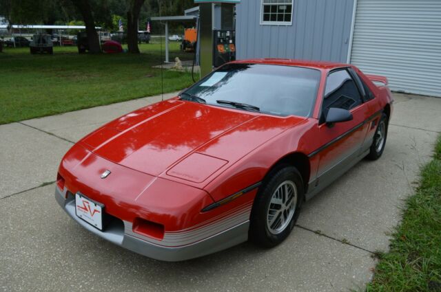 1985 Pontiac Fiero coupe - photo 9
