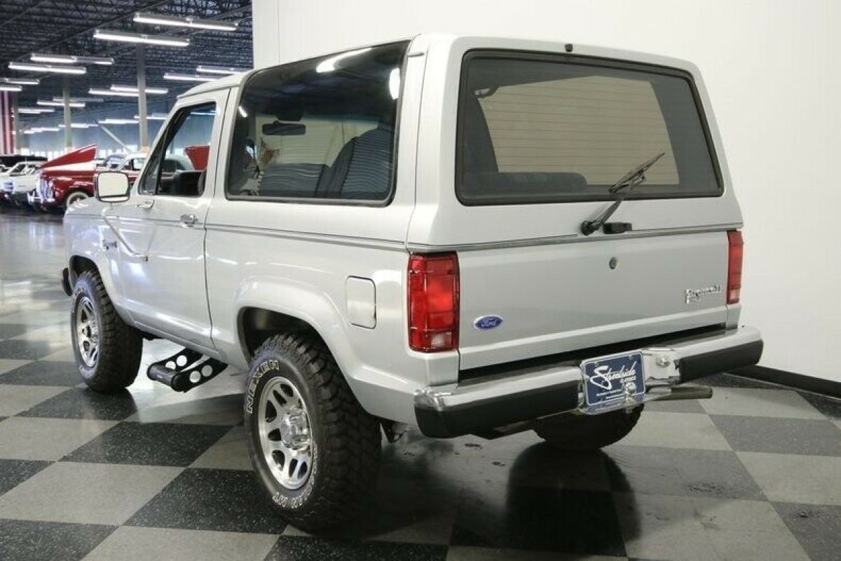 1988 Ford Bronco XLT 4X4 - photo 10