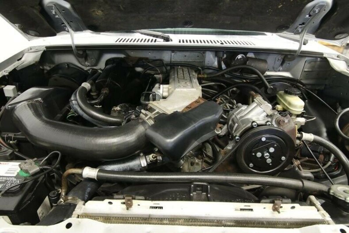 1988 Ford Bronco XLT 4X4 - photo 4