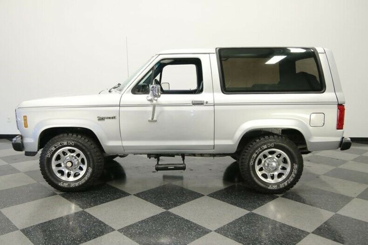 1988 Ford Bronco XLT 4X4 - photo 8