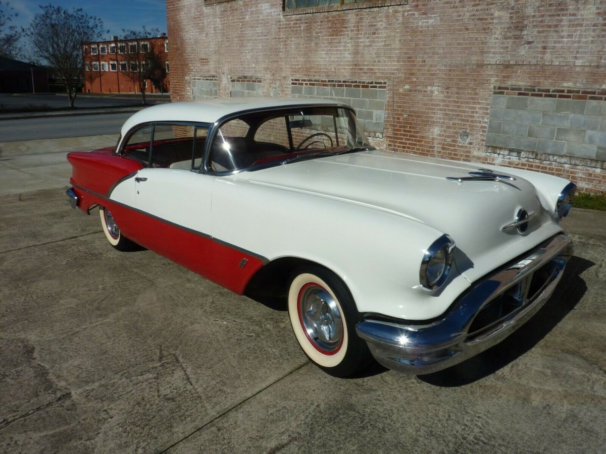 V8 1956 Oldsmobile 88 Sedan V8 Automatic 1956 Oldsmobile Eighty-Eight