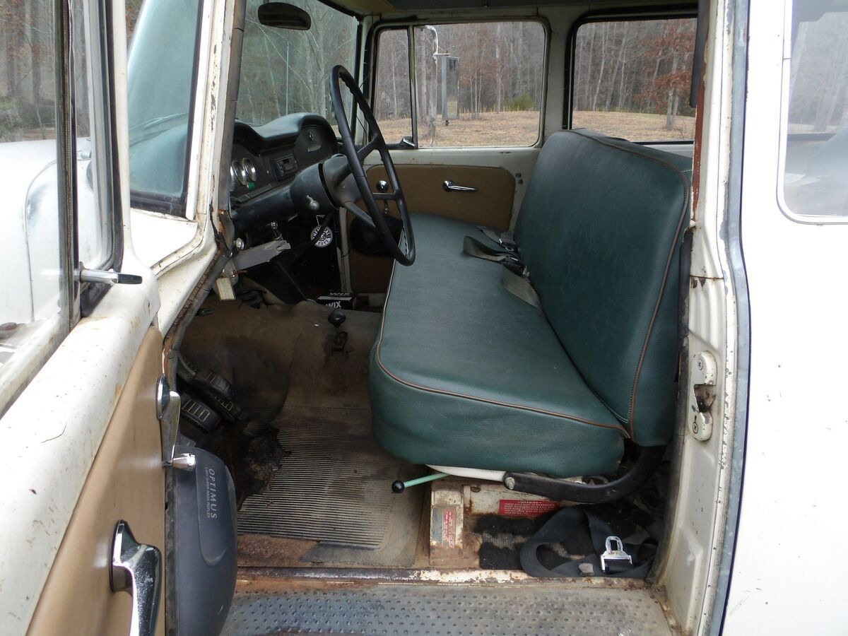1965 International Harvester 1200 Travelall 4x4 - photo 7