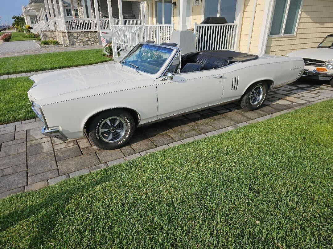 V8 auto Bucket seats with center console 1967 Pontiac Le Mans
