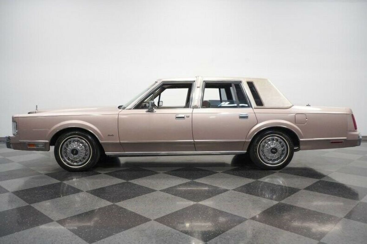 1986 Lincoln Town Car - photo 3