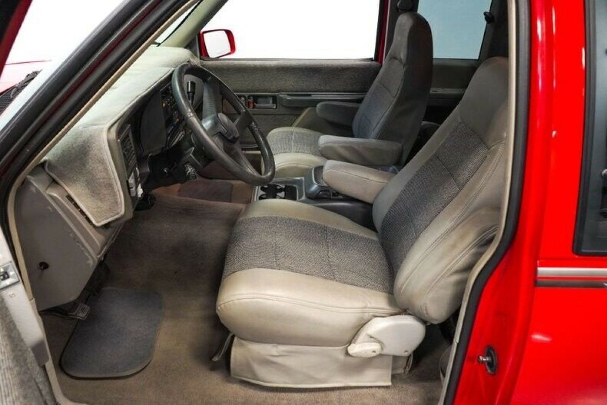 1994 Chevrolet C/K Pickup 3500 Dually - photo 5