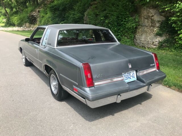 1988 Oldsmobile Cutlass Classic Brougham 2dr Coupe - photo 4