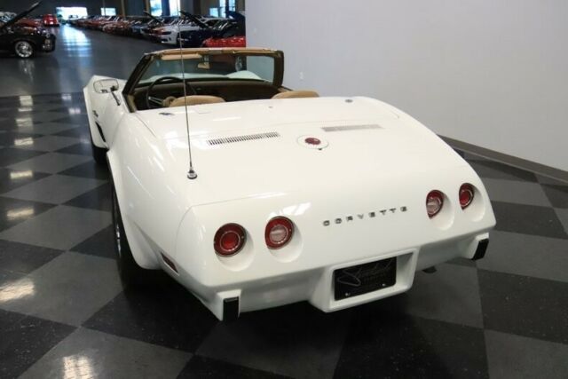 1975 Chevrolet Corvette Stingray Convertible - photo 11