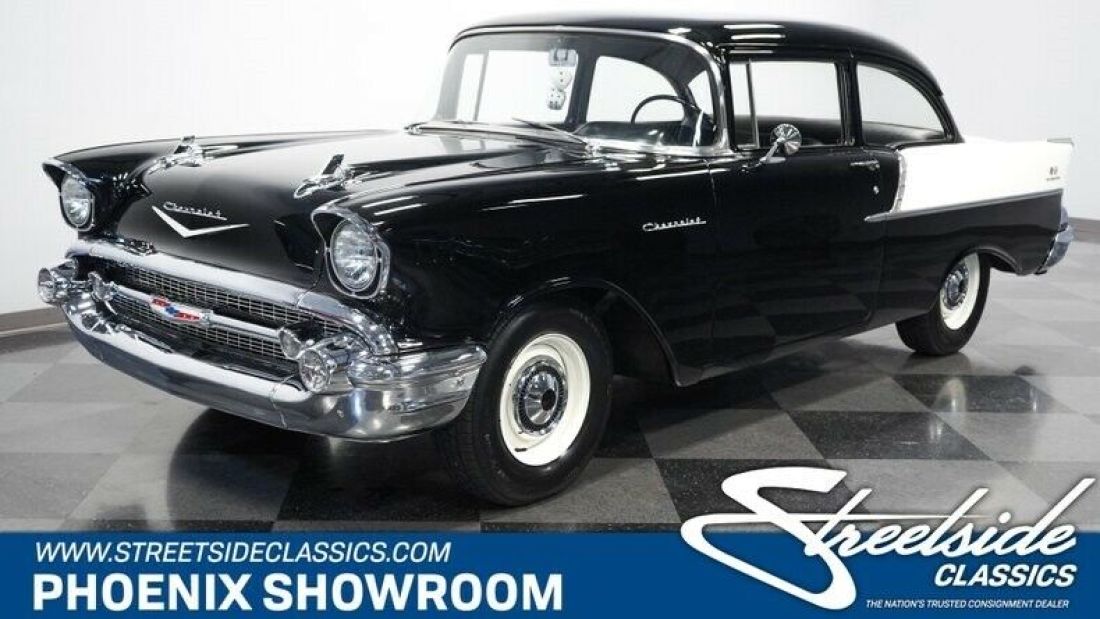 V8 Injected Manual Muncie Classic Vintage Collector Clone Black White Ram Jet 1957 Chevrolet Bel Air/150/210 Black Widow Tribute