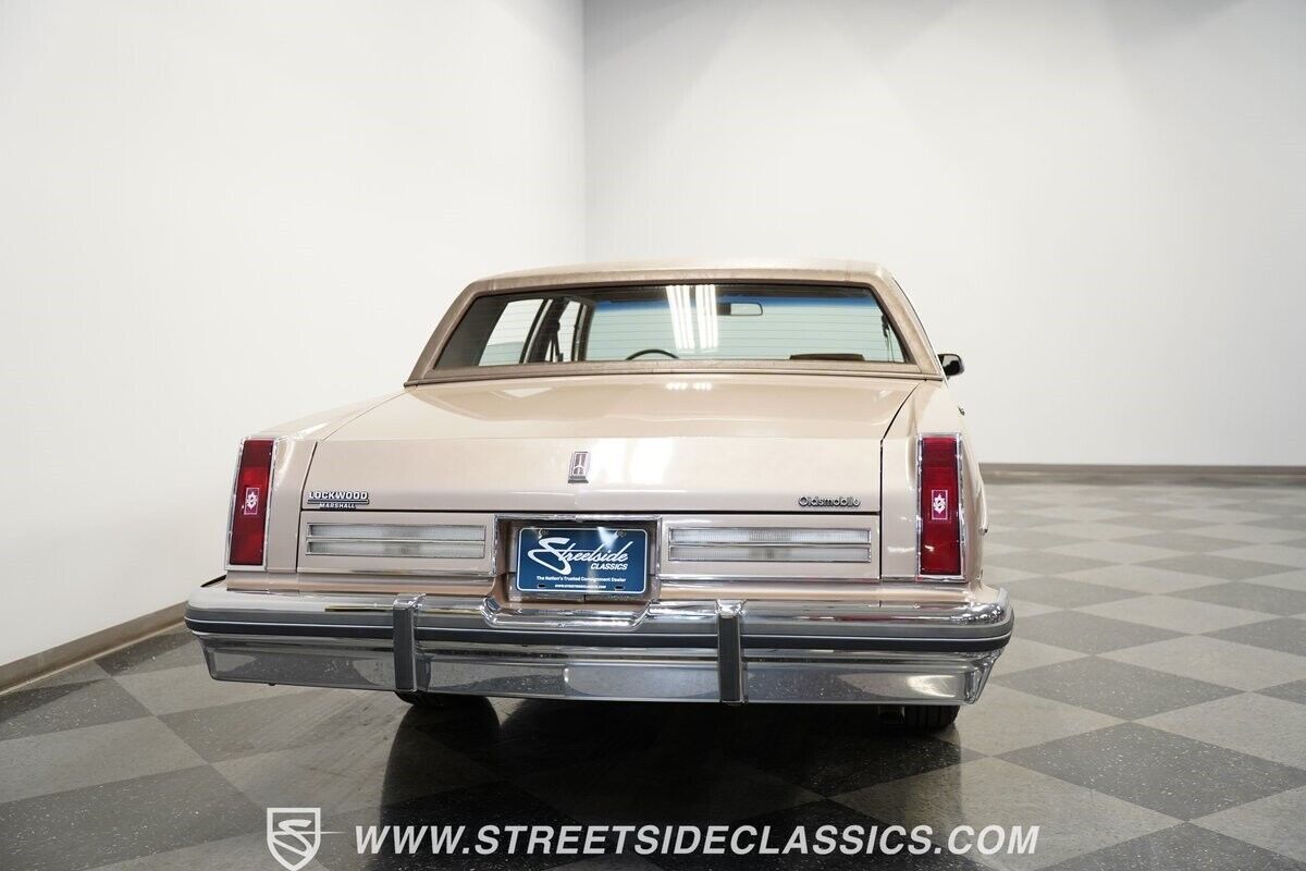 1984 Oldsmobile Ninety-Eight Regency Brougham - photo 10