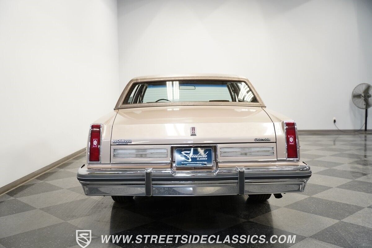 1984 Oldsmobile Ninety-Eight Regency Brougham - photo 9