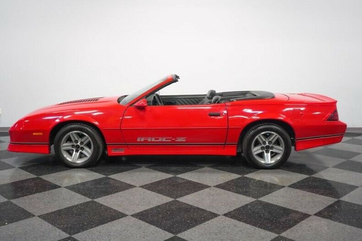 1987 Chevrolet Camaro IROC Z/28 Convertible - photo 8