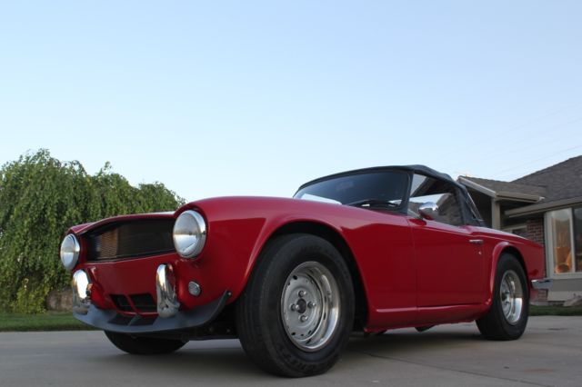 V8 TR Split Bumper Restomod Brand New Top Interior 350 SBC Transmission! TR-6 4 1969 Triumph TR-6 2-door