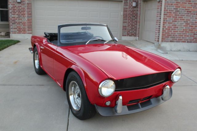 V8 TR Split Bumper Restomod No Reserve! New Top Interior 350 SBC TR-6 4 1969 Triumph TR-6 2-door