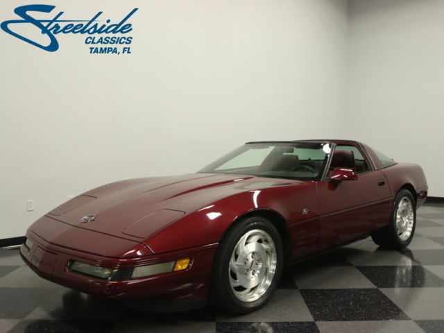 VALUE PRICED 40TH ANNY, ALWAYS A FL CAR, CLEAN CARFAX, CLEAN IN & OUT, NICE C4! 1993 Chevrolet Corvette Base Hatchback 2-Door