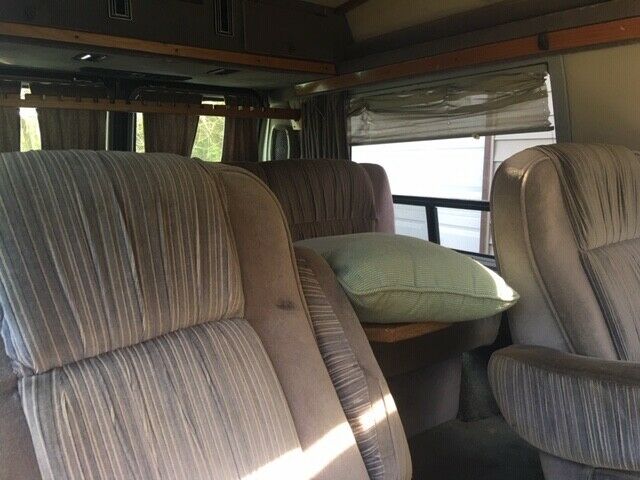 1989 Chevrolet G20 Van Red - photo 4