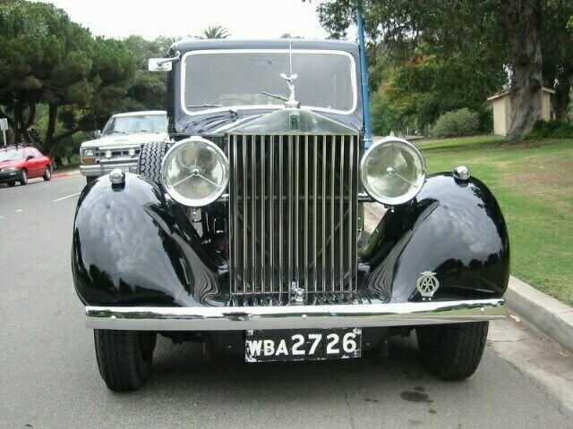 1937 Rolls-Royce Phantom Limousine - photo 4