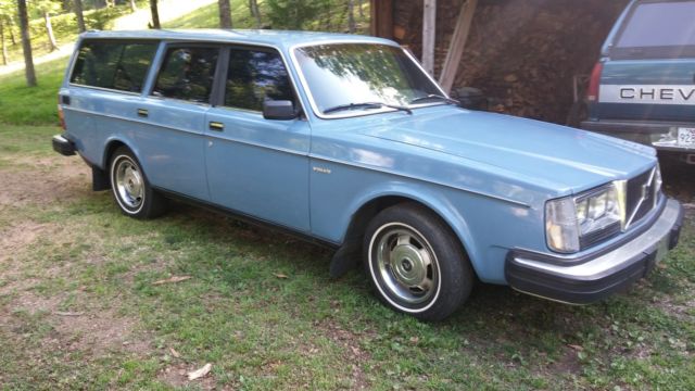 1981 Volvo DL 4 Cyl. Station Wagon 4 door - photo 2