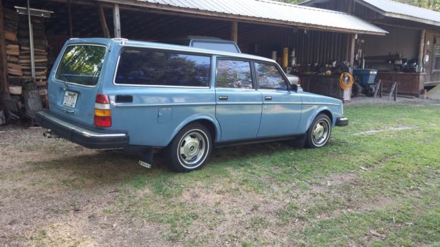 1981 Volvo DL 4 Cyl. Station Wagon 4 door - photo 4