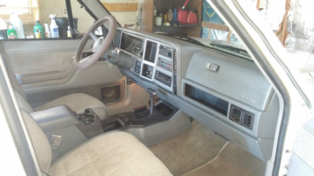 1990 Jeep Cherokee Laredo - photo 11
