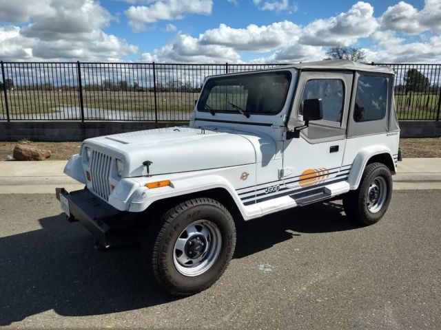 Very clean, all original Wrangler, 6cyl, fuel injected,98k orig miles-NO RESERVE 1989 Jeep Wrangler Islander