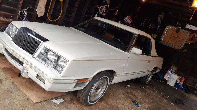 Very clean car 1982 Chrysler LeBaron