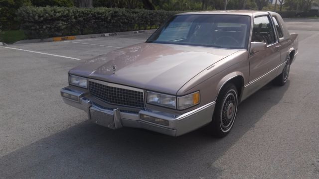 1990 Cadillac DeVille Base Coupe 2-Door - photo 2