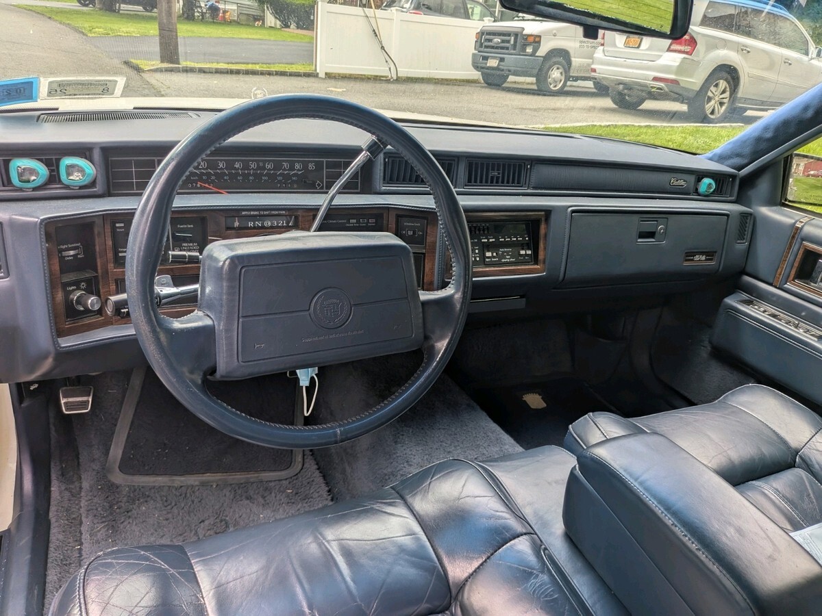 1991 Cadillac DeVille - photo 10