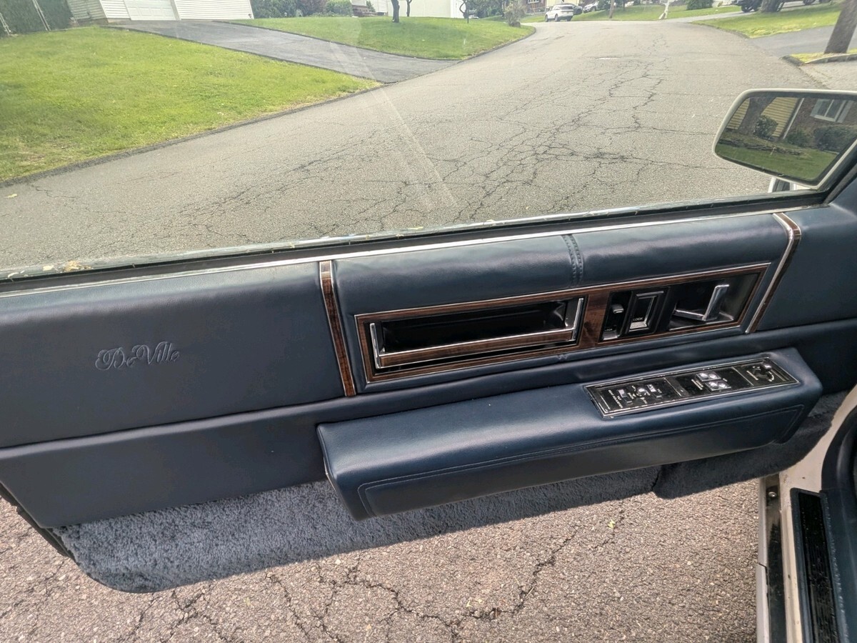 1991 Cadillac DeVille - photo 9