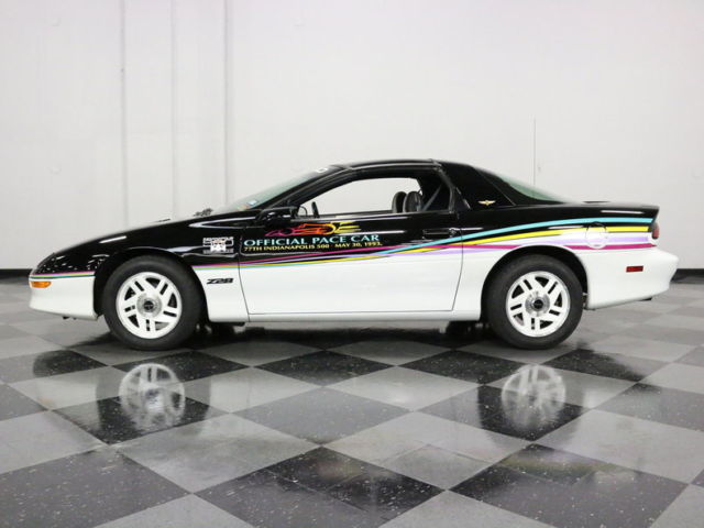 1993 Chevrolet Camaro Z/28 Pace Car - photo 3