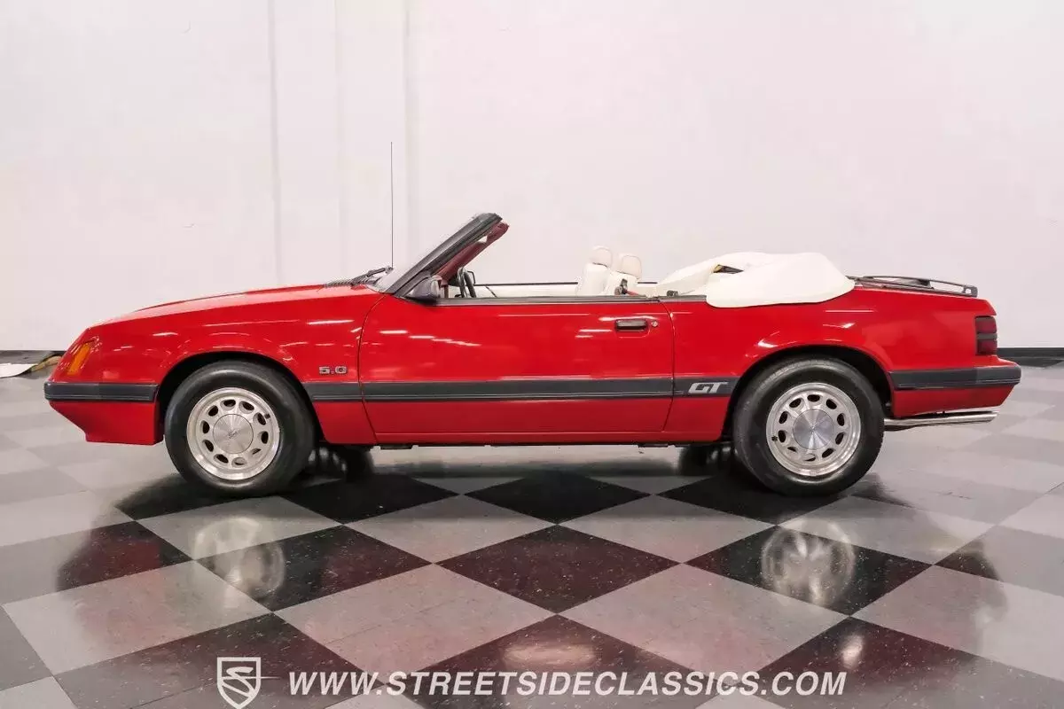 1986 Ford Mustang GT Convertible - photo 3