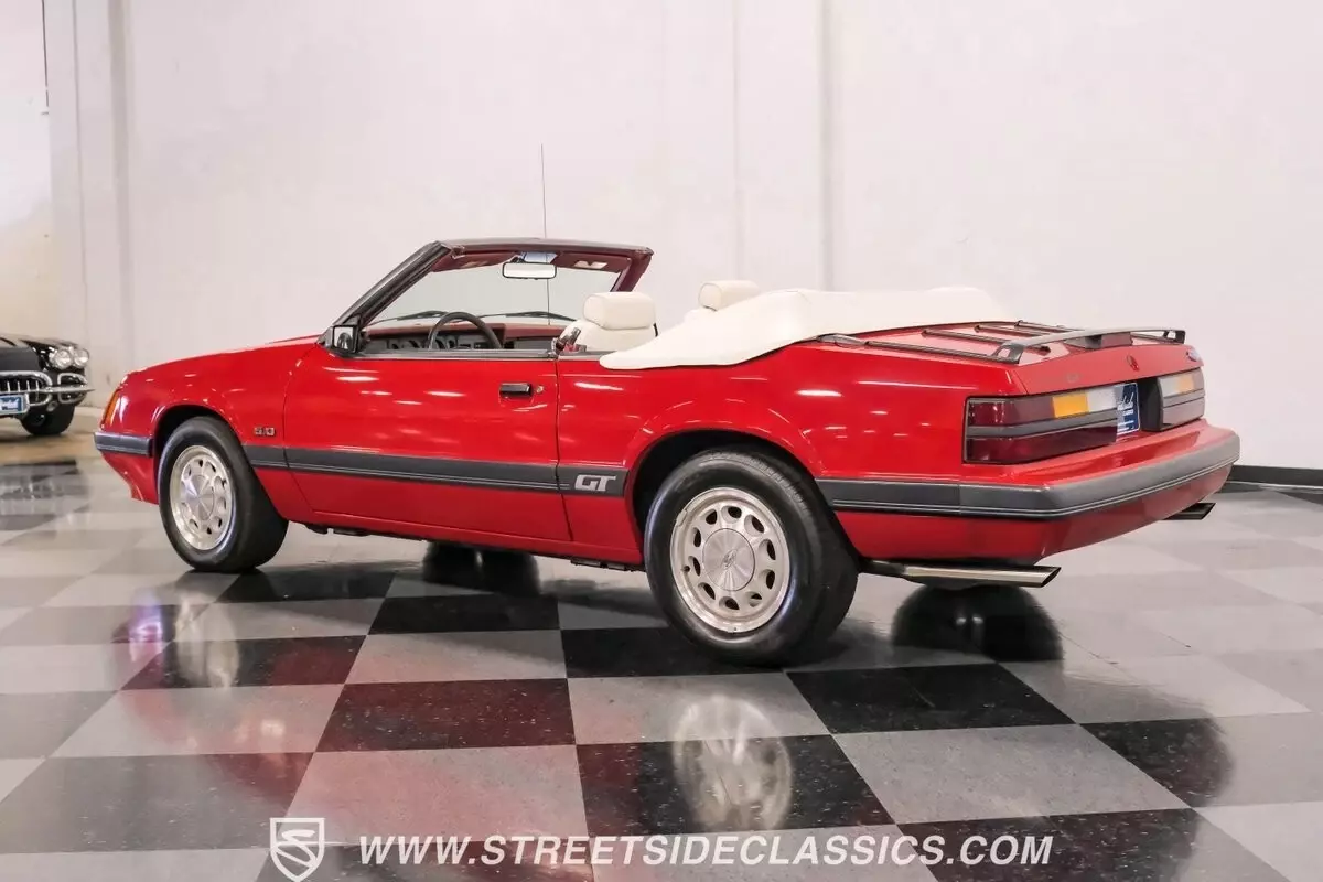 1986 Ford Mustang GT Convertible - photo 8