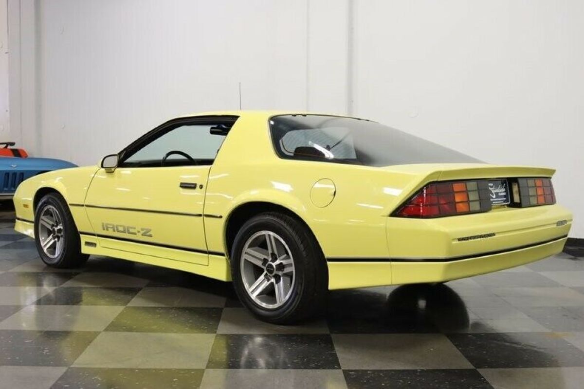 1985 Chevrolet Camaro IROC Z/28 - photo 10