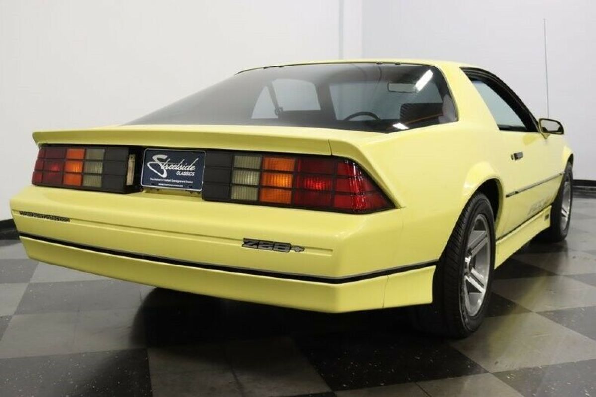 1985 Chevrolet Camaro IROC Z/28 - photo 13