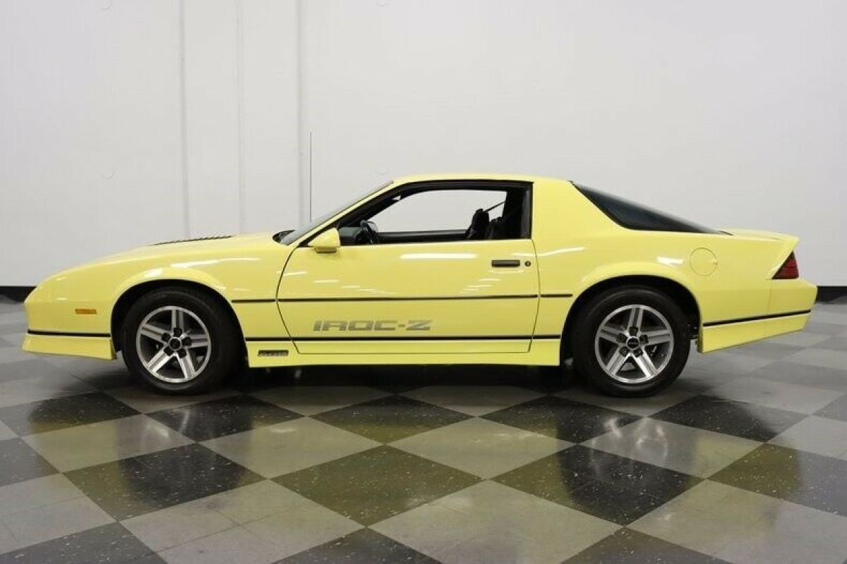 1985 Chevrolet Camaro IROC Z/28 - photo 3