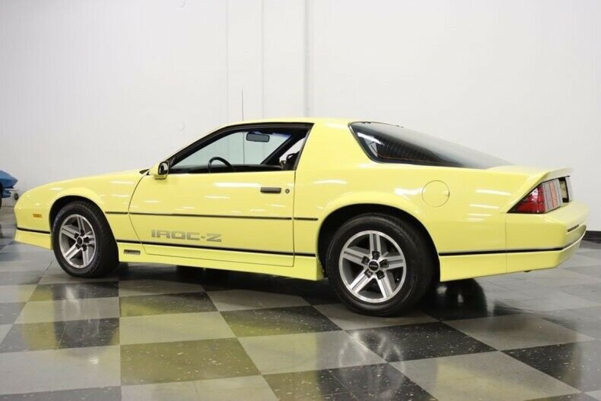 1985 Chevrolet Camaro IROC Z/28 - photo 9
